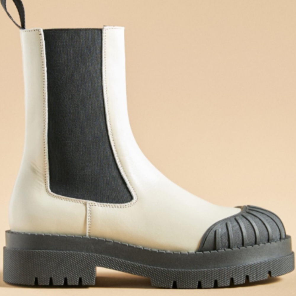 NWT!‎ Anthropologie Chelsea Boots
